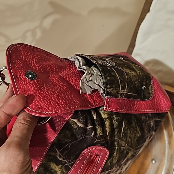 C Camo Pink Purse With Bling Cross Rhinestone studs leather concealed carry NWOT - Picture 9 of 17